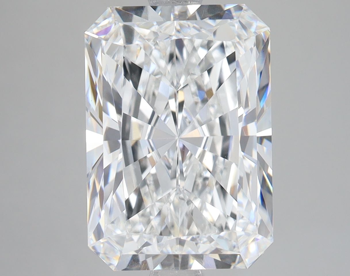 Lab Grown 5.04 Carat, E Colour, <br/>VVS2 Clarity RADIANT Diamond