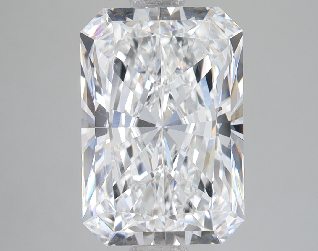 Lab Grown 3.78 Carat, D Colour, <br/>VS1 Clarity RADIANT Diamond