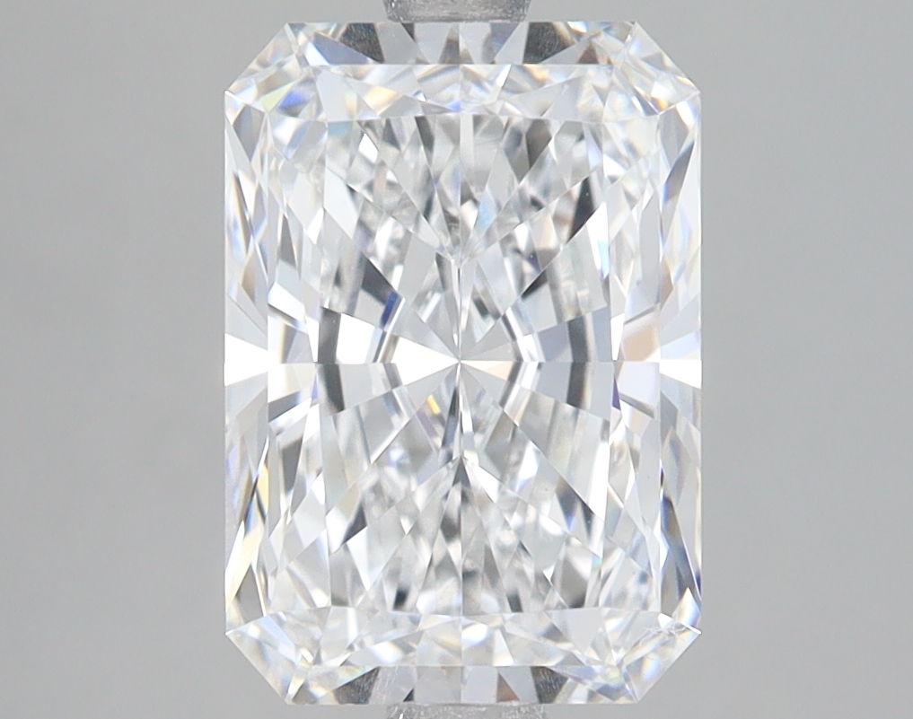 Lab Grown 3.27 Carat, D Colour, <br/>VS1 Clarity RADIANT Diamond