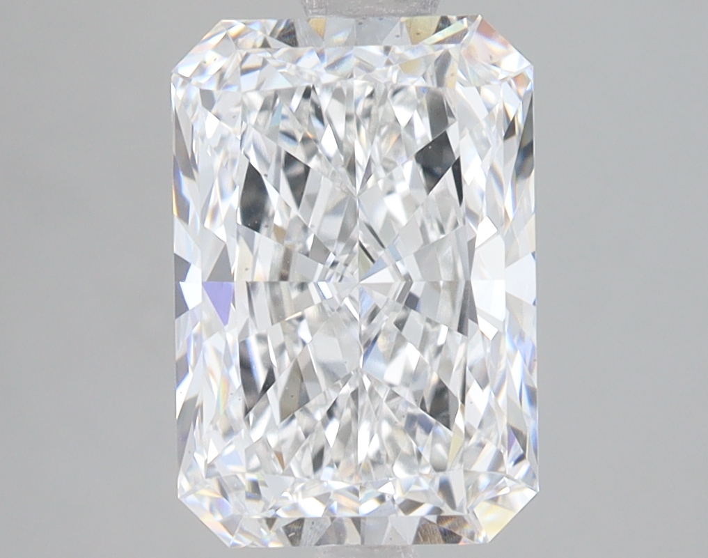 Lab Grown 3.1 Carat, D Colour, <br/>VS1 Clarity RADIANT Diamond
