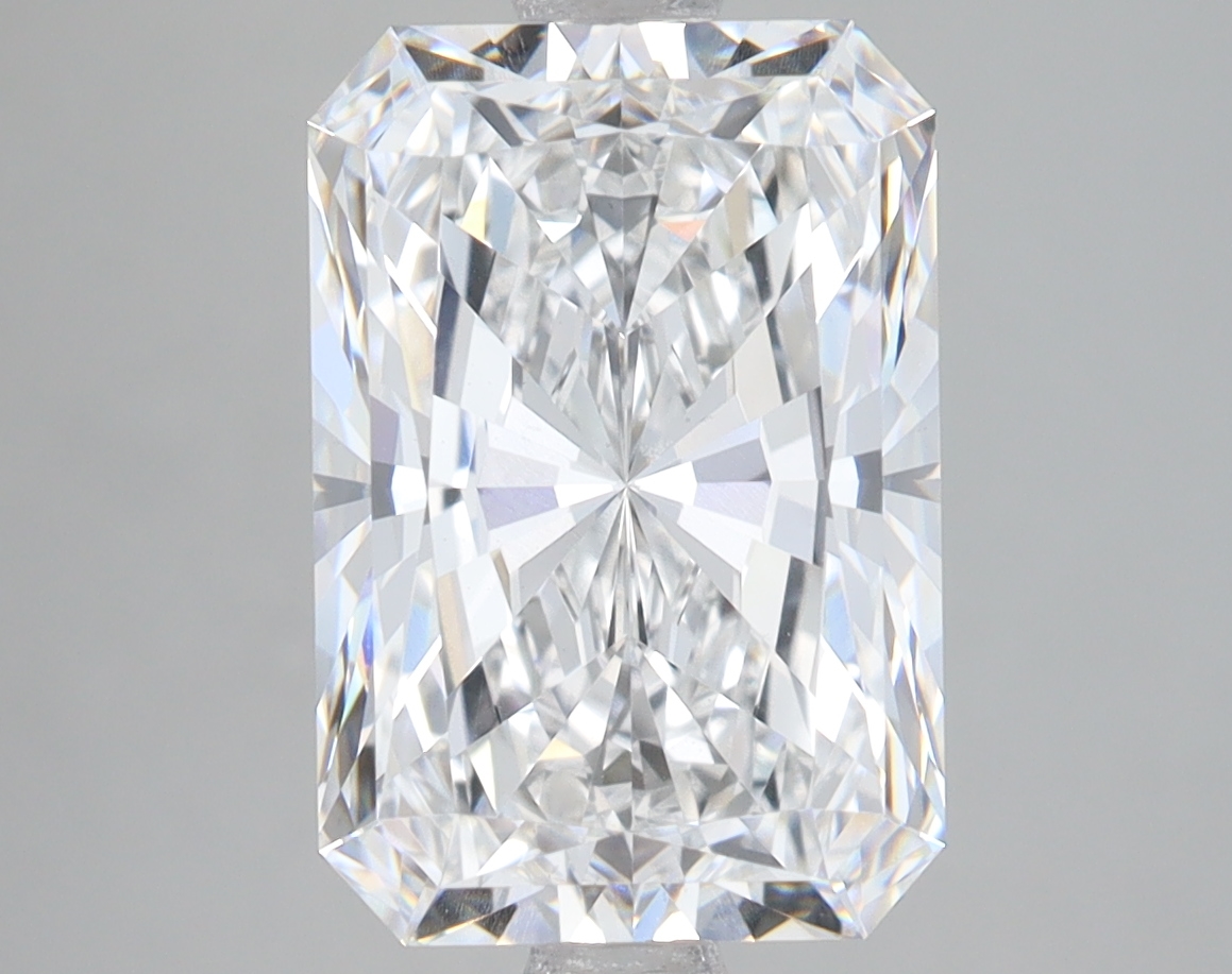 Lab Grown 4.59 Carat, D Colour, <br/>VS1 Clarity RADIANT Diamond