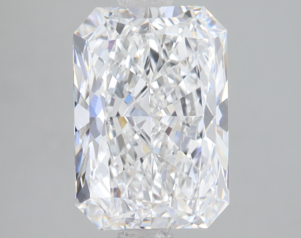 Lab Grown 3 Carat, D Colour, <br/>VS1 Clarity RADIANT Diamond