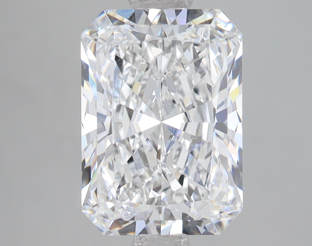 Lab Grown 3.03 Carat, D Colour, <br/>VS1 Clarity RADIANT Diamond