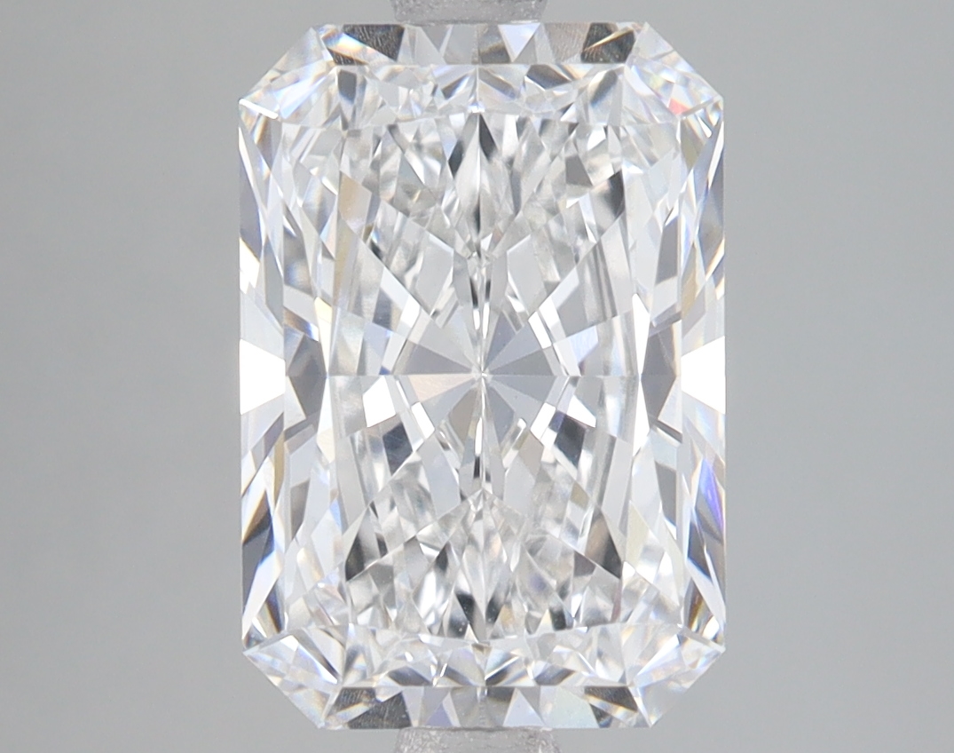 Lab Grown 3.57 Carat, E Colour, <br/>VVS2 Clarity RADIANT Diamond